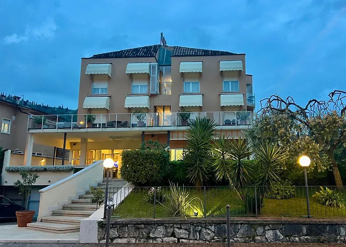 Hotel Astoria Torri Del Benaco